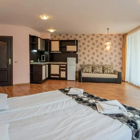 South Beach - New Management And Free Beach Access 4* 茨雷沃